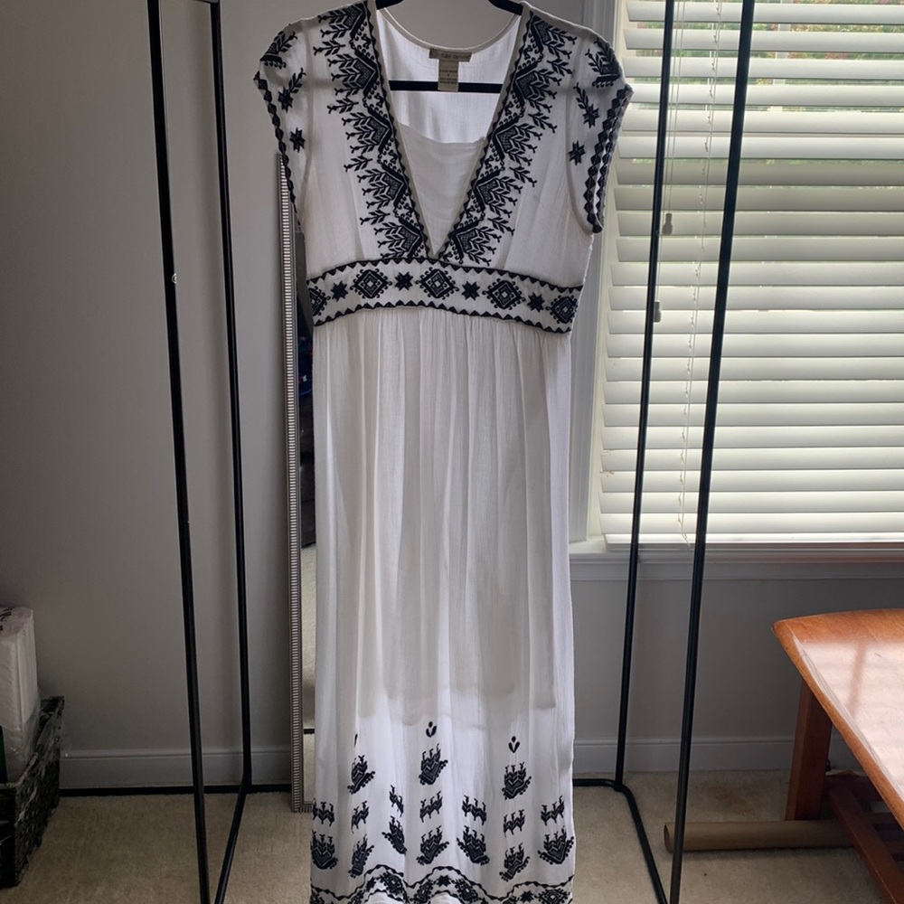 Cute Options white rayon dress with beautiful blue accent stitching size Small